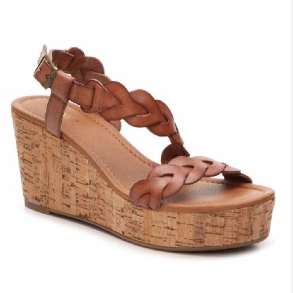 Nicole “Dryden” wedge sandal in brown sugar
